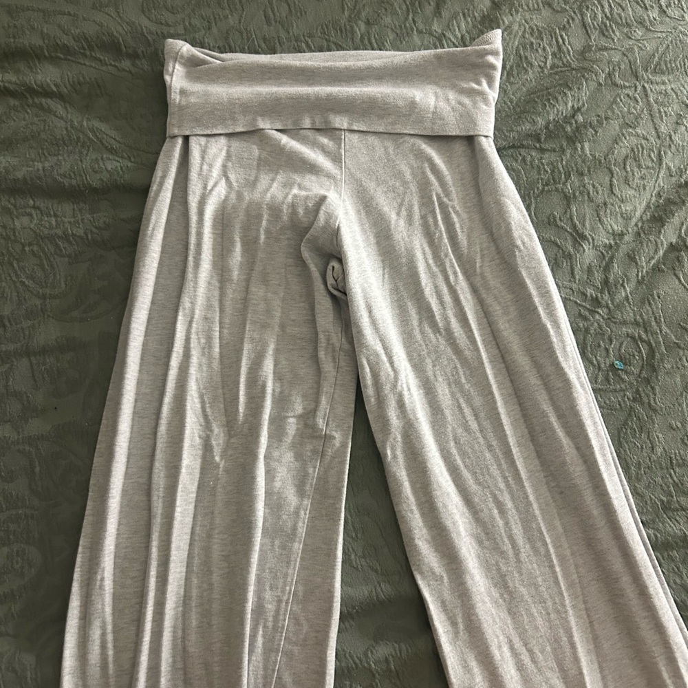 Brandy Melville Light Gray Top